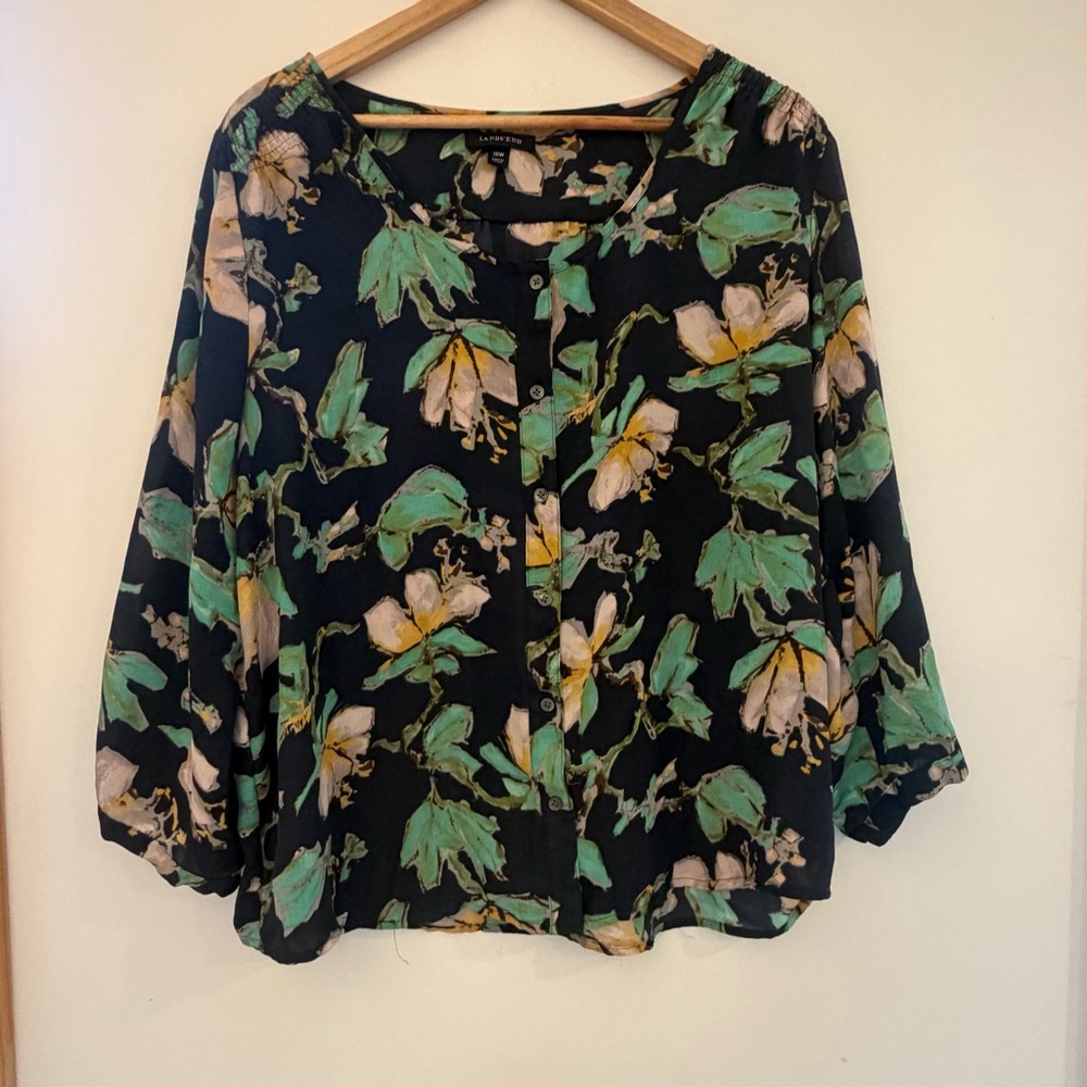 Lands' End 18W watercolor Floral flower 3/4 sleeve scoop neck button up Blouse